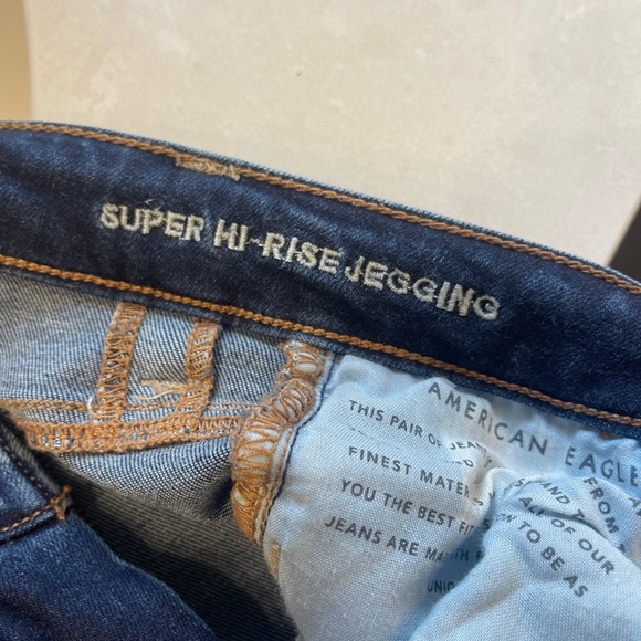 AE Super Hi-Rise Destroyed Jegging - Picture 3 of 4